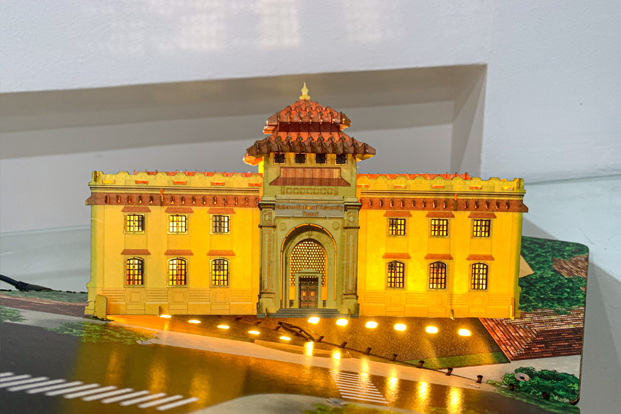 Thiệp 3D trường Đại Học làm quà tặng