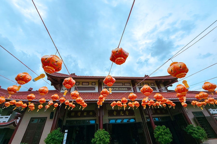 lồng đèn mang quy chuẩn nhận diện đại lễ vesak đẹp độc đáo