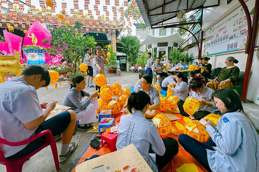 tự làm lồng đèn tayta dễ dàng