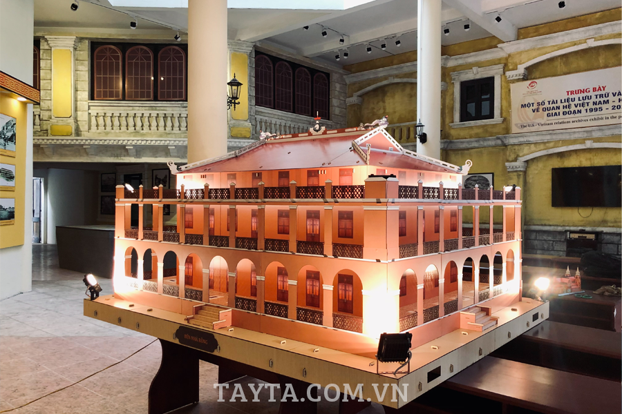  Mô hình 3D Bến Nhà Rồng kích thước lớn phù hợp tặng cho các đối tác VIP
