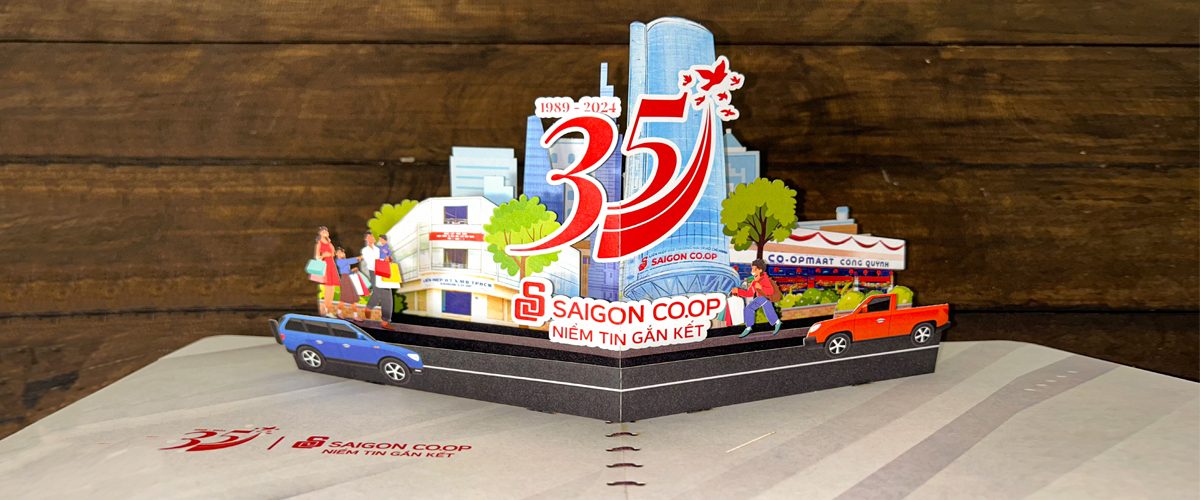 thiệp popup bìa gỗ kỉ niệm 35 năm thành lập saigon coop
